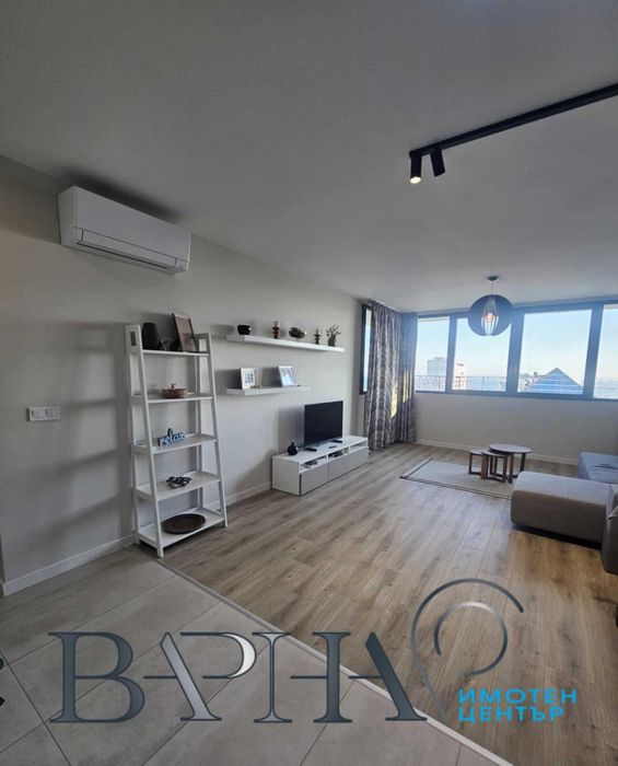 Дава се под наем Двустаен апартамент в Варна, Център - 65 кв.м за 797.64 € - Снимка #2