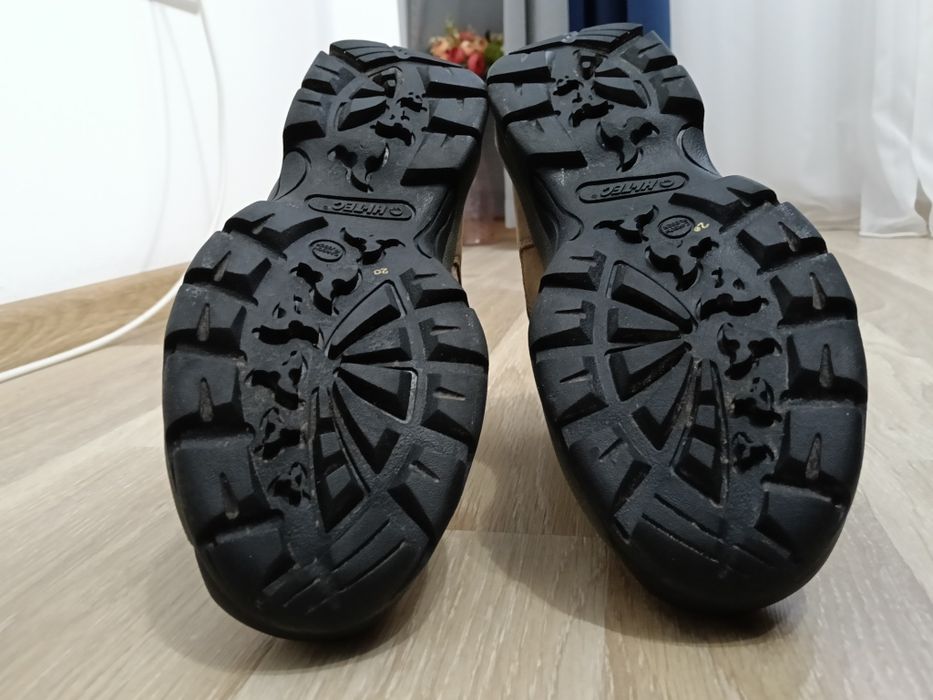 Ghete Bocanci Hi Tech Waterproof mărimea 37