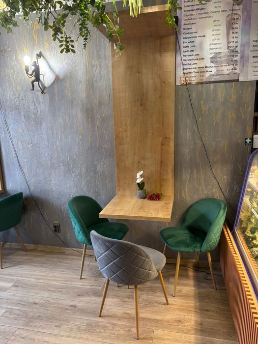 Vand mobilier cafenea/bar