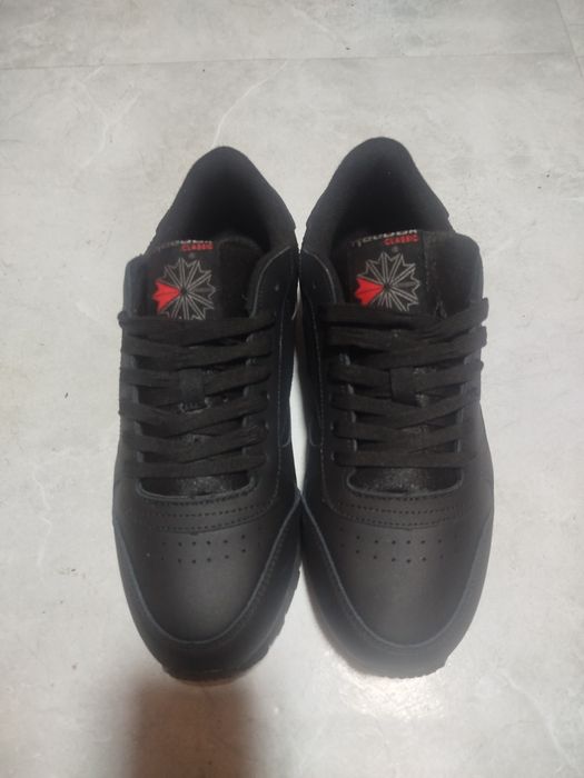 Продаю кросовки Reebok Classic