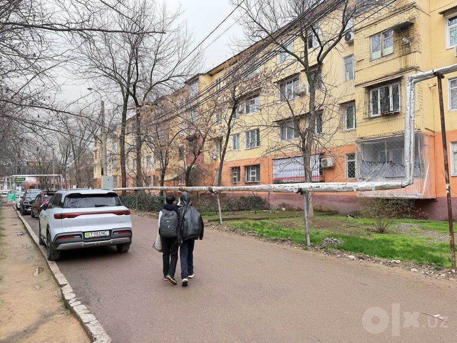 Продаётся 2/1/4 Авиасозлар Кадышева базар Без ремонта