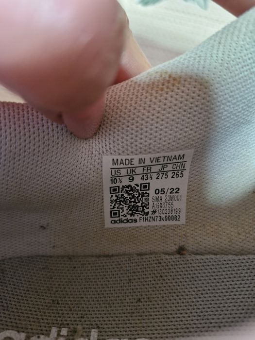 Adidasi adidas si nike