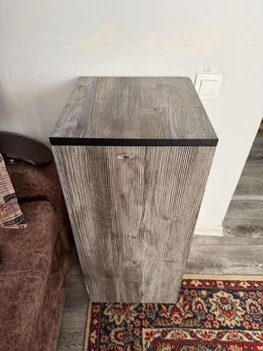 Пролам тумбочку в отличном состоянии.