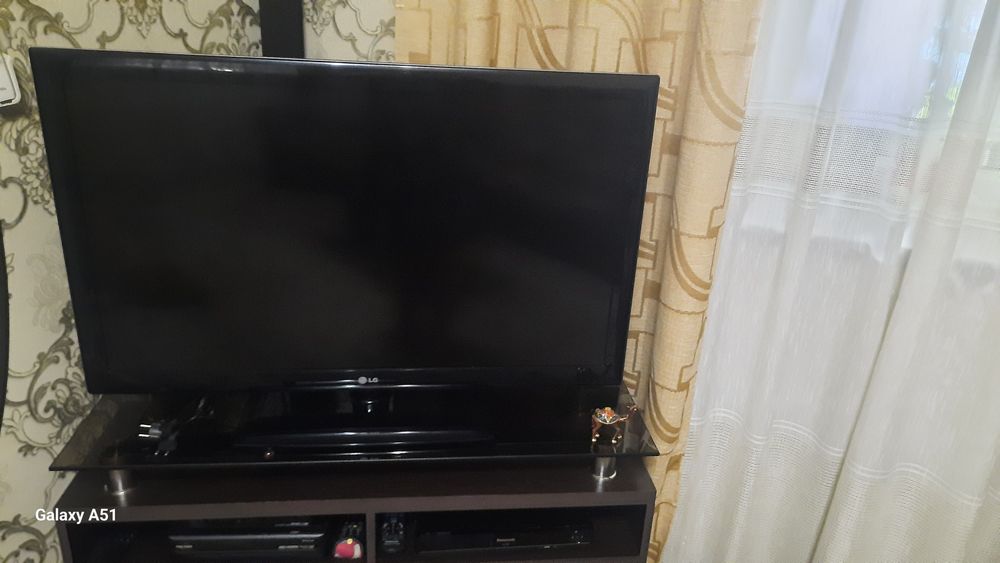 Телевизор LG 43.