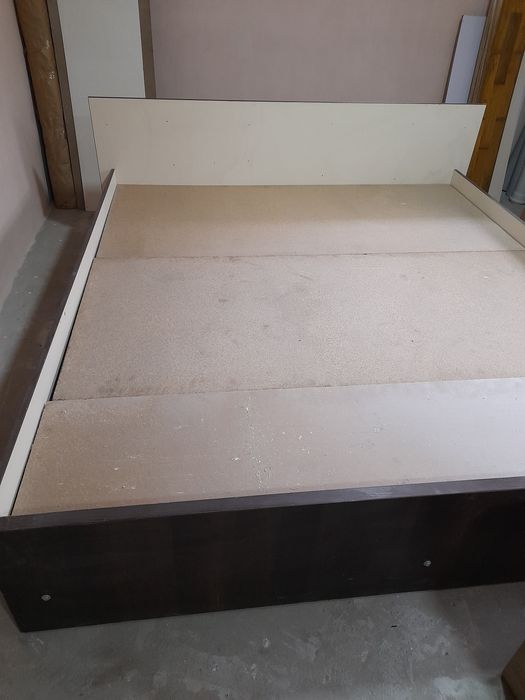 Кровать двухспальная