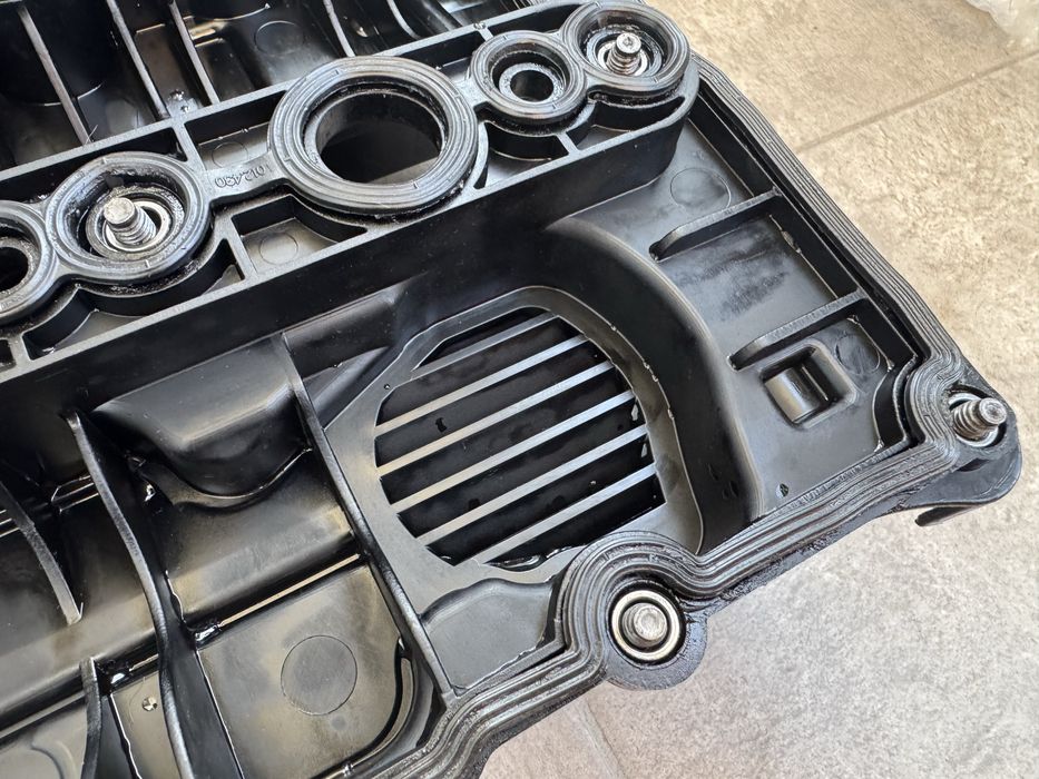 Капак на клапаните VOLVO 2.0 D4204T8 S60 S80 S90 V40 V60 V70 V90 XC40 XC60 2.0D 32213460