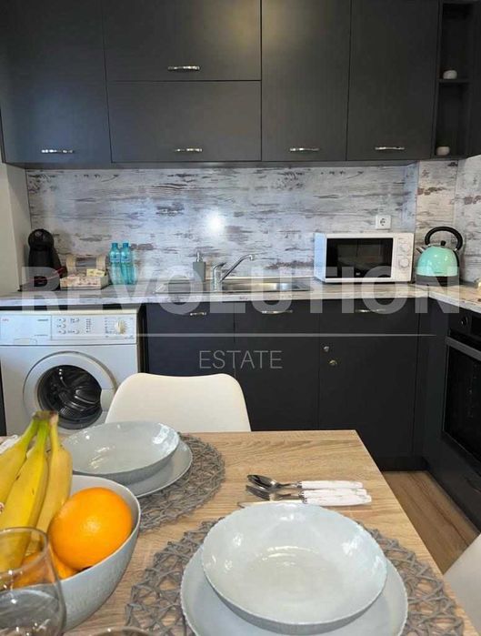 Дава се под наем Двустаен апартамент в Варна, Център - 55 кв.м за 510 € - Снимка #1