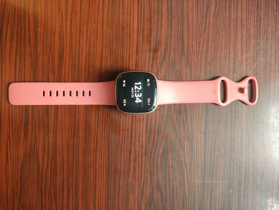 Google Fitbit Versa 4 Smartwatch