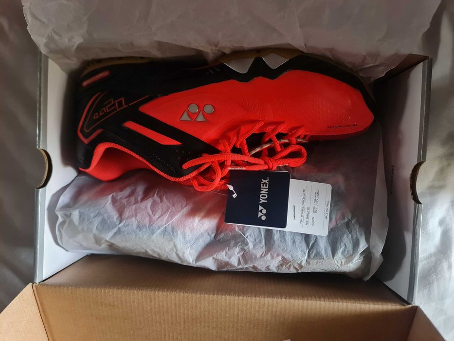 Yonex мъжки маратонки бадминтон номер 45.5 стелка 29.5