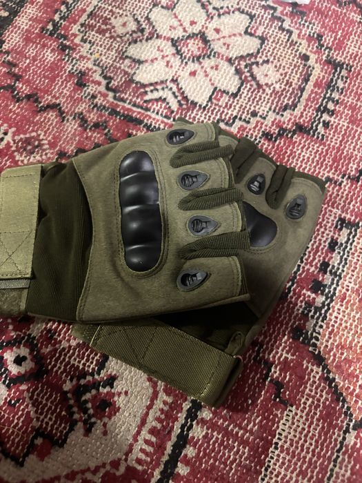 Перчатки тактические защитой