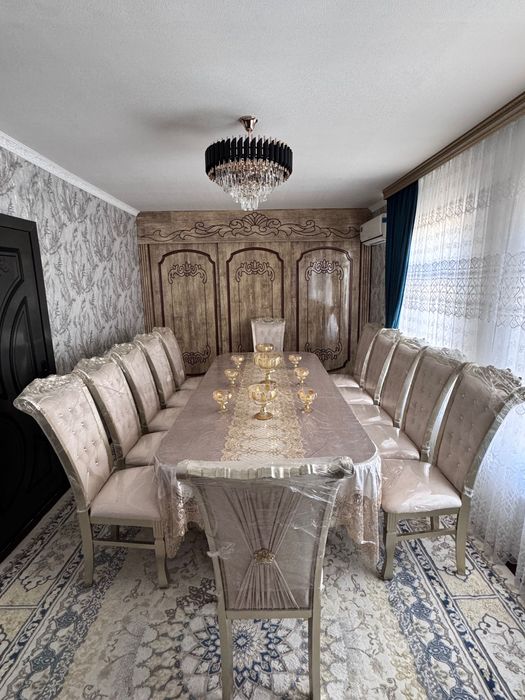 Мебель, столы и стулья