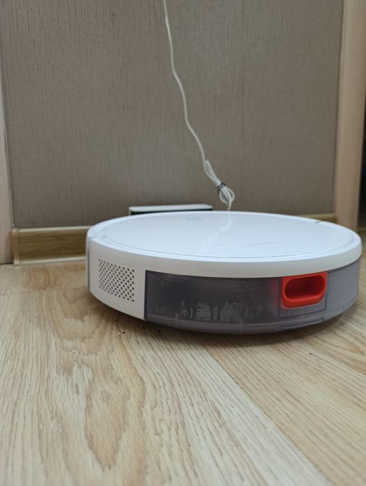 Робот пылесос моющий Xiaomi E10