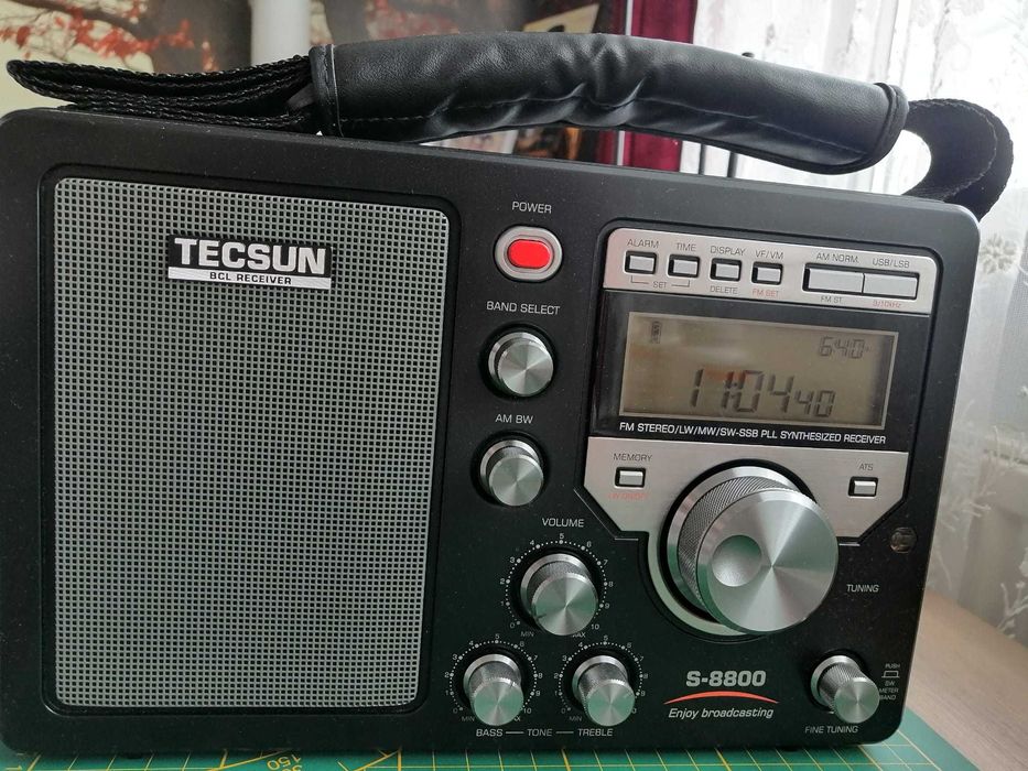 Vand radio TECSUN model S-8800 AM/LW/SW/FM
