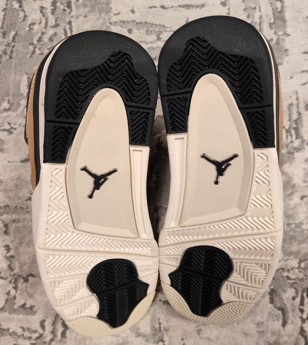 Air Jordan 4, Mushroom, 36 EUR