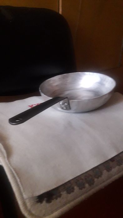 Продам сковороду.