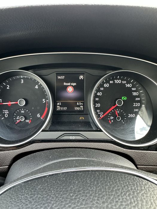 Volkswagen Passat B8 BiTDI 4x4 – 240 CP – Full LED Matrix – 360° – ACC – Full option