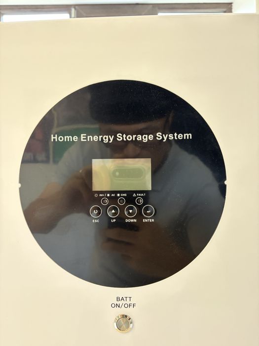 Инвертор  контроллер  аккумулятор = синхранизатр