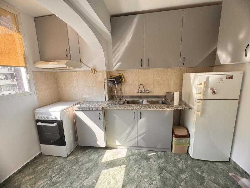 Дава се под наем Тристаен апартамент в Бургас, Славейков - 75 кв.м за 433.5 € - Снимка #1