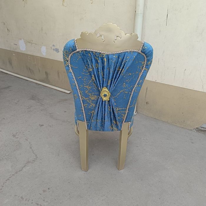 Yogʻoch stol va tahta stol