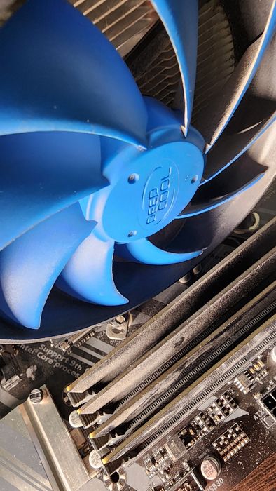 Продам кейс core i7 9700k, Gigabyte z390 UD