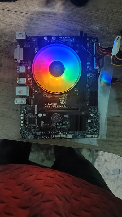 Materinka PROTSESOR kuller komplekt