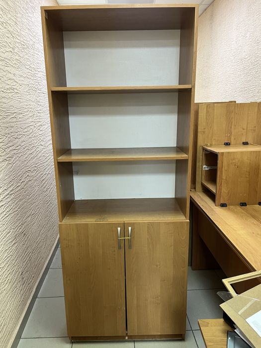 Офисные шкафы и столы хорошего качества