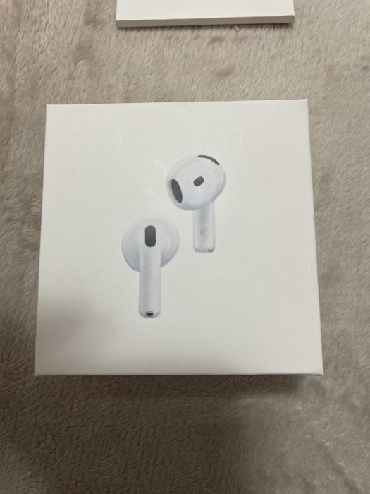 Airpods 4 with Active Noise Cancellation