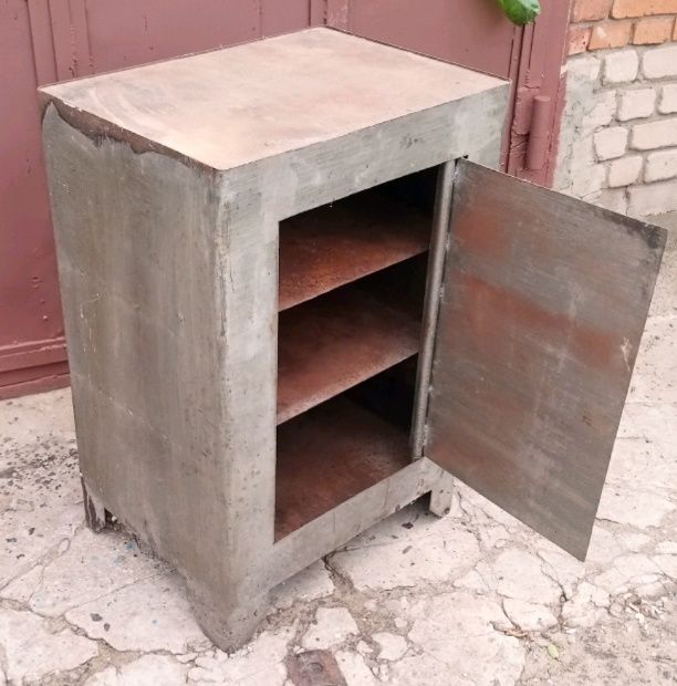 Продам шкаф металлический,сейф