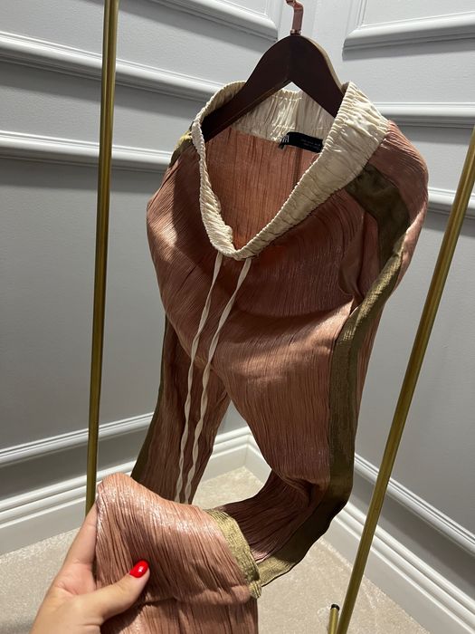 Pantalon Zara ( model foarte căutat)