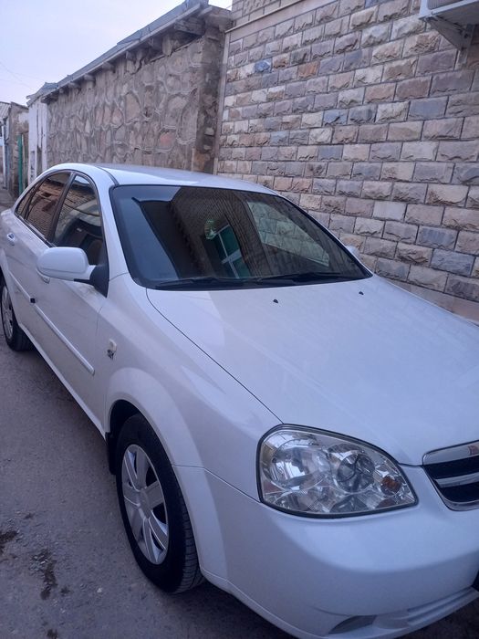 Шевролет ласетти сотилади