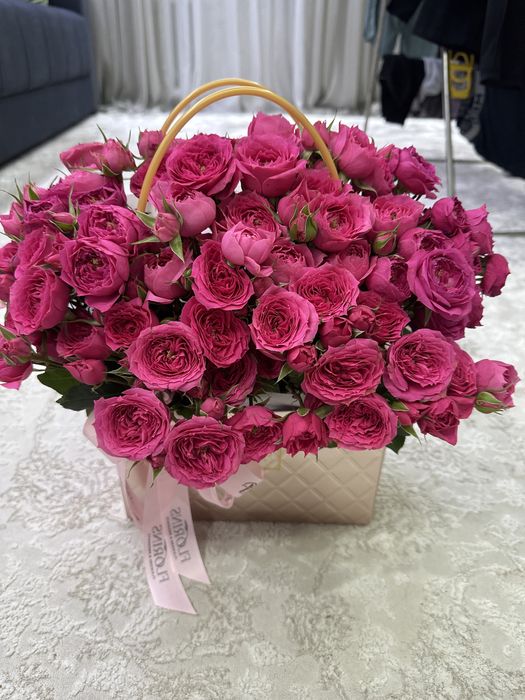 Сумочка со спрей-розами.