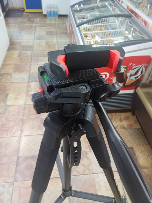 Продам штатив новый в чехле