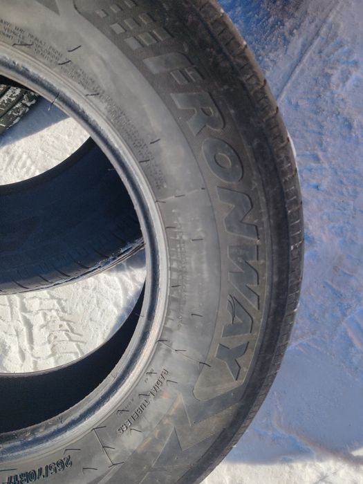 Продам комплект летние шины на 17
