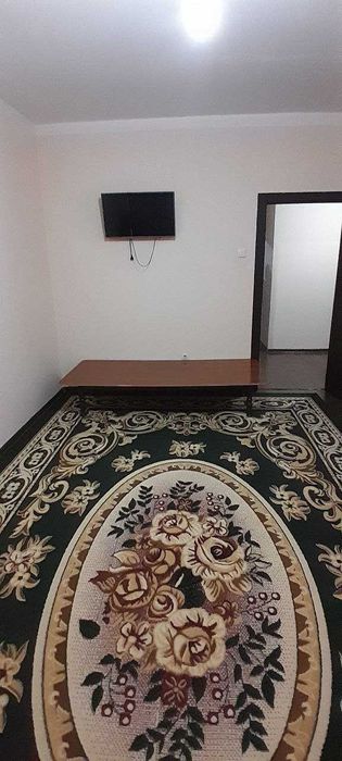 Sergili 10 xudud 3 xona 5 qavat 8 qavatlik uy 75 kv  UY Tezda sotiladi