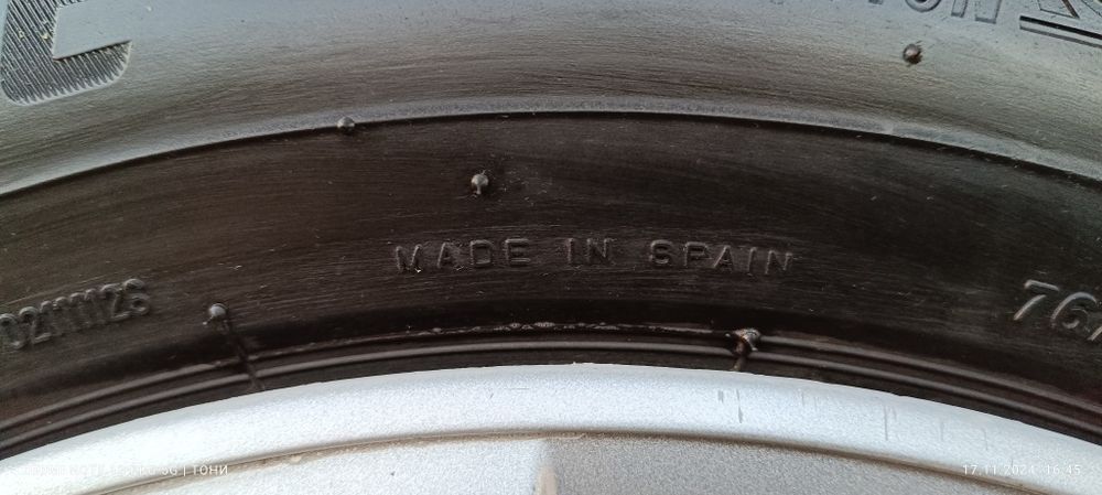 Зимни гуми Bridgestone 6мм.грайфер и резервна гума 195/65/15 WV 5x100