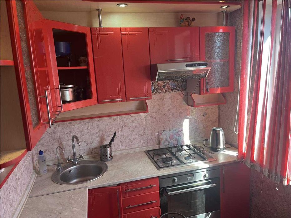 Продам 4 комн квартиру по пр Строителей