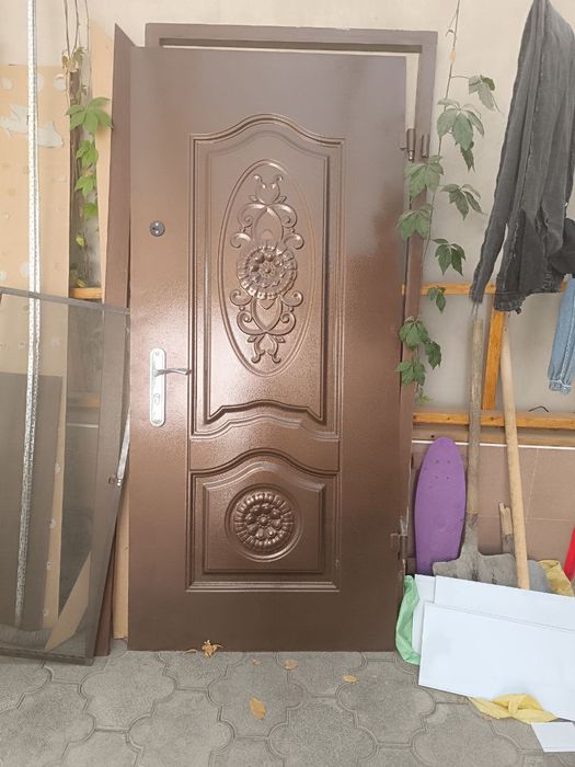 Продается дверь б/у