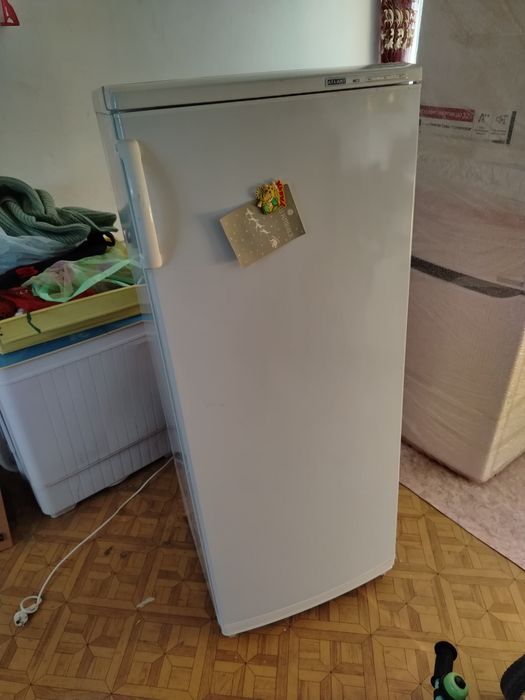 Продам морозильник