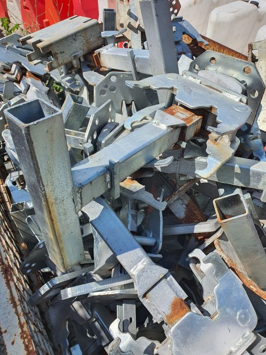 Чашки ,вилици за телескопични подпори немски поцинковани