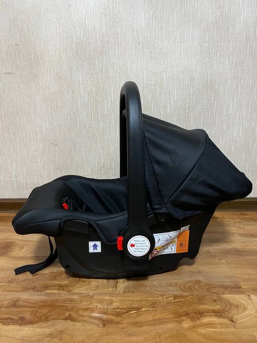 Продам коляску в отличном состочнии 3в1