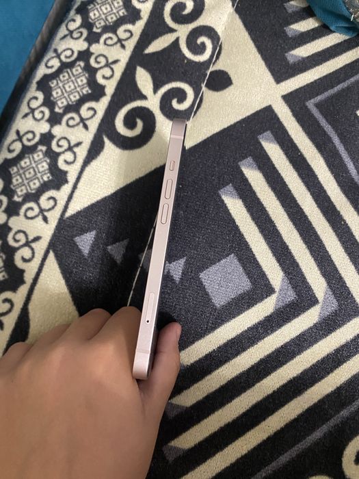 Продам  iPhone 13