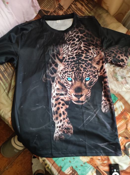 Продам новую футболку с,м