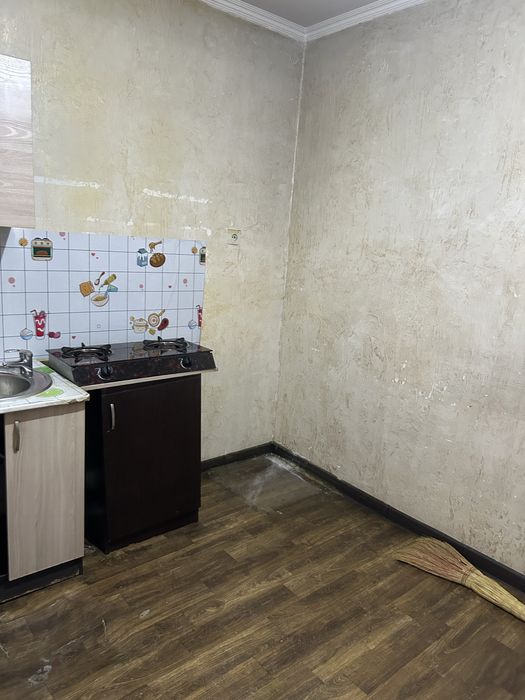 Сдается квартира комната+ кухня!