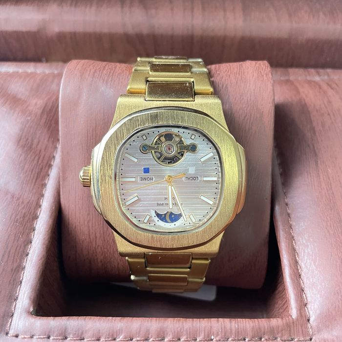 Продам часы Patek Philippe в подарочной коробке
