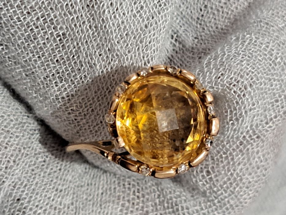 Продам золотой комплекте с бриллиантами