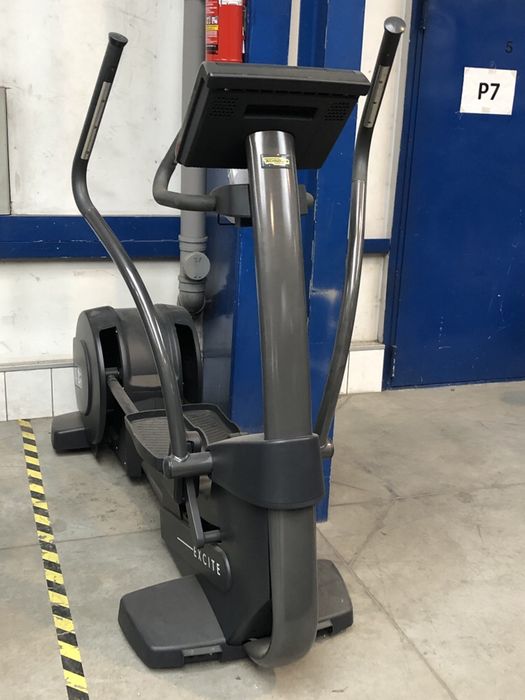 Banda de alergare profesionala Life fitness