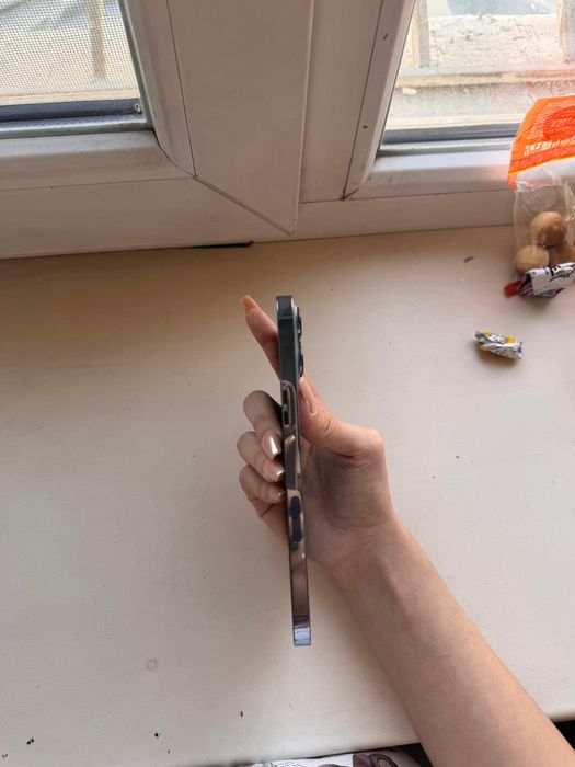 срочно продам идельный айфон 13 про макс