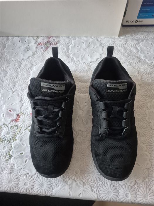 SKECHERS mărimea 39 și 40
