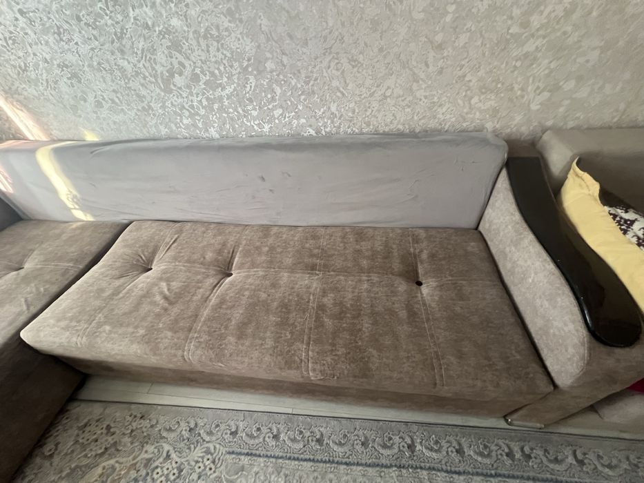 Диван,кровать срочно