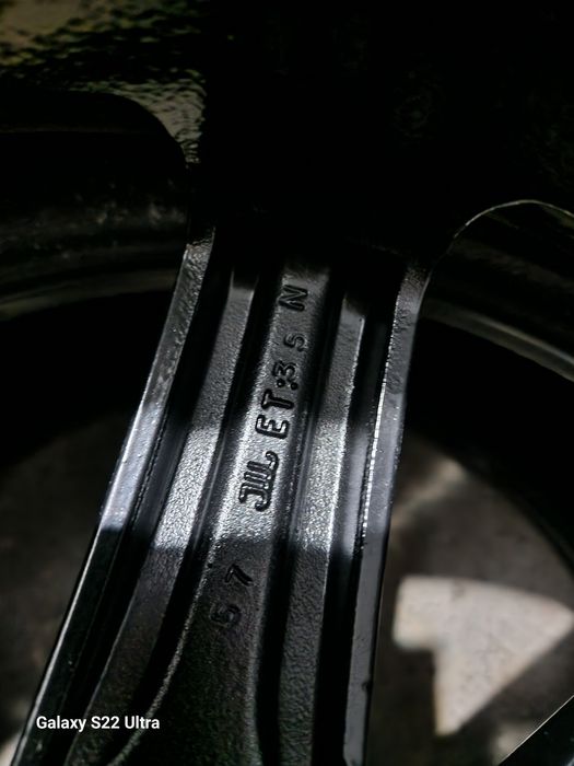 AUDI 18 и 19 цола  5X100 и 5X112 комбинирани 19 цола оригиналниЗамъка